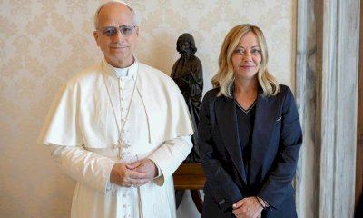 Si è tenuto oggi il primo colloquio ufficiale tra Giorgia Meloni e Papa Leone XIV