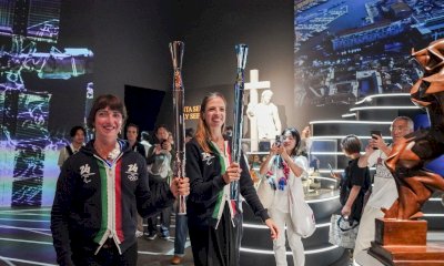 Expo 2025: il testimone simbolico passa da Osaka a Milano‑Cortina con le torce olimpiche