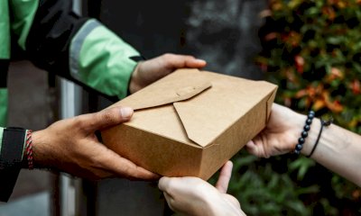 La tassa da due euro danneggia la Cina? Per ora i danni si contano solo nelle casse italiane