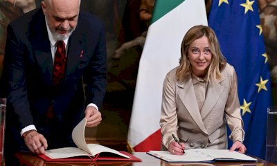 L&rsquo;Albania mette in dubbio il rinnovo dell&rsquo;accordo sui migranti. Subito dopo la smentita