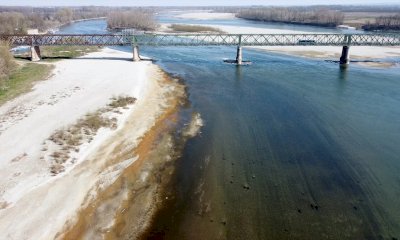 Mentre il caldo avanza, il Po si ritira mettendo in rischio l&rsquo;agricoltura