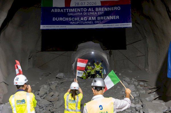 Abbattimento del diaframma del tunnel del Brennero