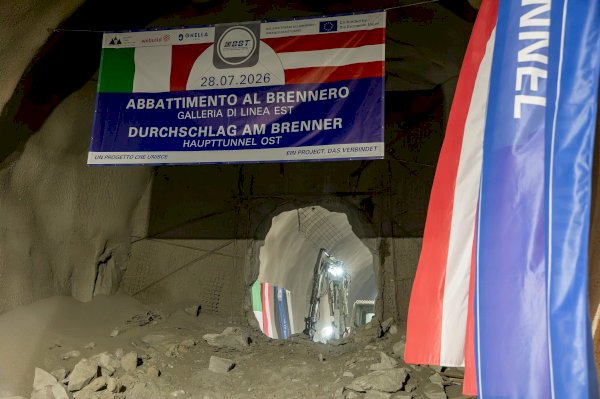 Abbattimento del diaframma del tunnel del Brennero