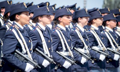 Il divieto di tatuaggi e la divisa femminile bloccano l&rsquo;accesso a una donna nelle Forze di Polizia