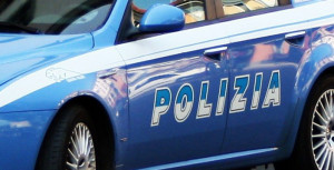 Poliziotto eroe fuori servizio impedisce a un uomo di farla finita