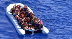 Immigrazione, Crosetto: 'Bene navi alla Libia, ma necessario blocco navale'