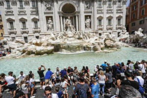 Roma: rissa per un selfie davanti alla fontana di Trevi