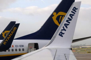 Caos Ryanair, migliaia di passeggeri a terra