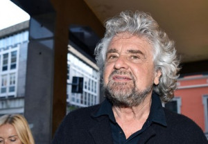 Beppe Grillo contro l'omeopatia: appello ai farmacisti