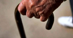 Taranto, estorceva i soldi ai genitori per comprarsi la droga