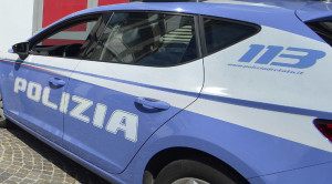 Compra merce con denaro falso, denunciata dalla Polizia 62enne italiana
