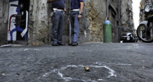 Napoli: donna ferita da un proiettile vagante