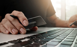 Truffe online: un brasiliano denunciato dalla Polizia di Stato