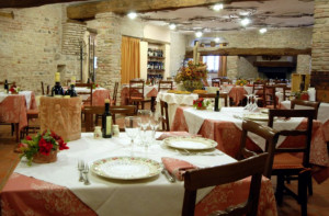 Vacanze, spesi a tavola 17 mld, è record