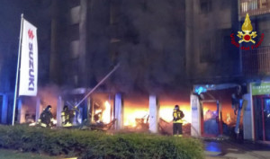 Verona, incendio in un negozio di moto a S. Martino Buon Albergo
