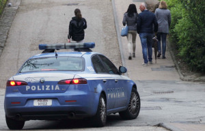 Richiedente asilo rapina una donna sulla ciclabile