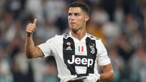 Una donna accusa CR7 di violenza sessuale, lui su Instagram: 'Fake news'