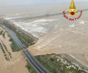 Nuovo disastro in Sardegna: a Capoterra la strada crolla