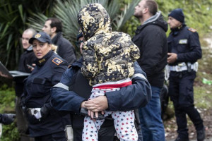 Roma, via alla demolizione di otto ville del clan Casamonica