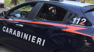 Armato di coltello, tenta una rapina ad una tabaccheria: arrestato