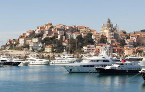 Nordafricano ubriaco aggredisce i poliziotti: arrestato