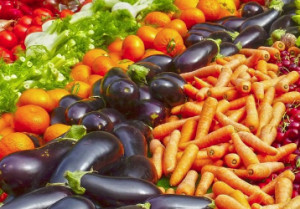 Consumi: record di 9 miliardi per la frutta, svolta salutista