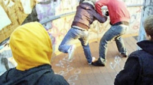 Como: banda di teppisti, 17 adolescenti fermati