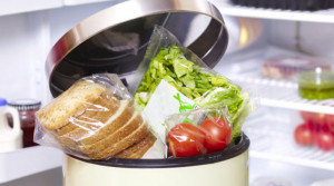 Sette italiani su dieci tagliano gli sprechi a tavola