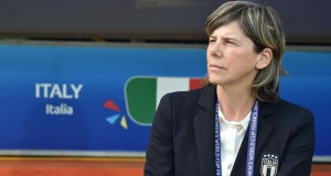 Una donna arbitrerà la Supercoppa Europea, Milena Bertolini: 'Stanno cadendo tanti muri'
