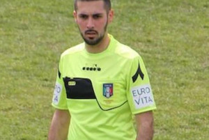 Gravina: 'Il calcio italiano si stringe alla famiglia di Loris Azzaro'. Arbitri con il lutto al braccio