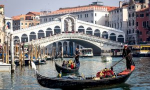 Veneto, idea assicurazione Covid per i turisti