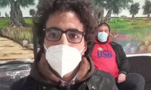 Sabrina Ferilli telefona all'operaio licenziato: 