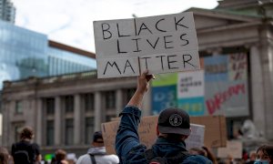 Ohio, una ragazza afroamericana uccisa da un poliziotto durante il processo a Chauvin