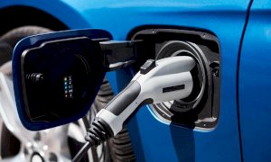 Il futuro dell'auto è elettrico, boom di vendite entro il 2030