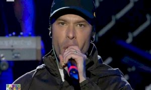 Scontro Fedez-Rai, il caso arriva alla Bbc