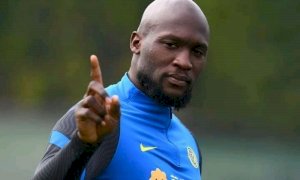 Compleanno di Lukaku in un hotel, violate le norme anti-Covid. L'Inter: 