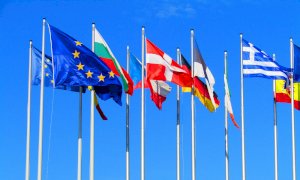 Covid, le nuove regole: via al coprifuoco e apertura ristoranti all'interno