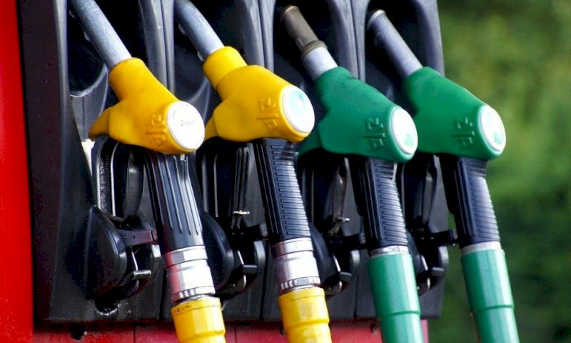 Caro benzina, arriva la stangata d'autunno: prezzo mai così alto dal 2014
