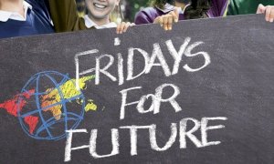 Emergenza clima, giovani in piazza al grido: