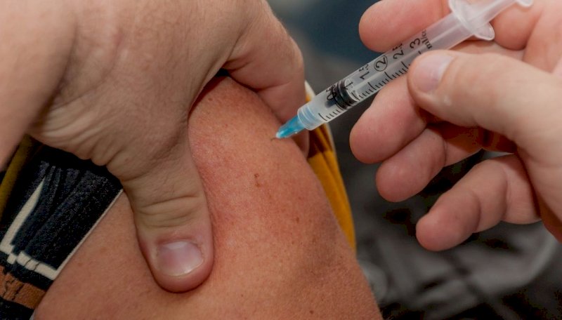 Vaccini covid: al via la terza dose per over 80, RSA e over 60