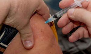 Vaccini covid: al via la terza dose per over 80, RSA e over 60