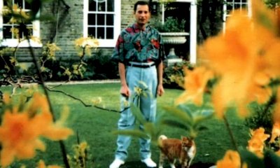 Spunta l’ultima foto di Freddie Mercury con i suoi gatti