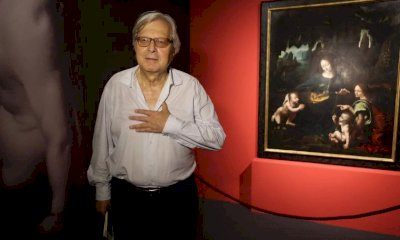 Vittorio Sgarbi indagato per furto: si difende così