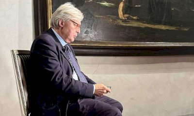 Caso Sgarbi: prima le dimissioni e poi ci ripensa